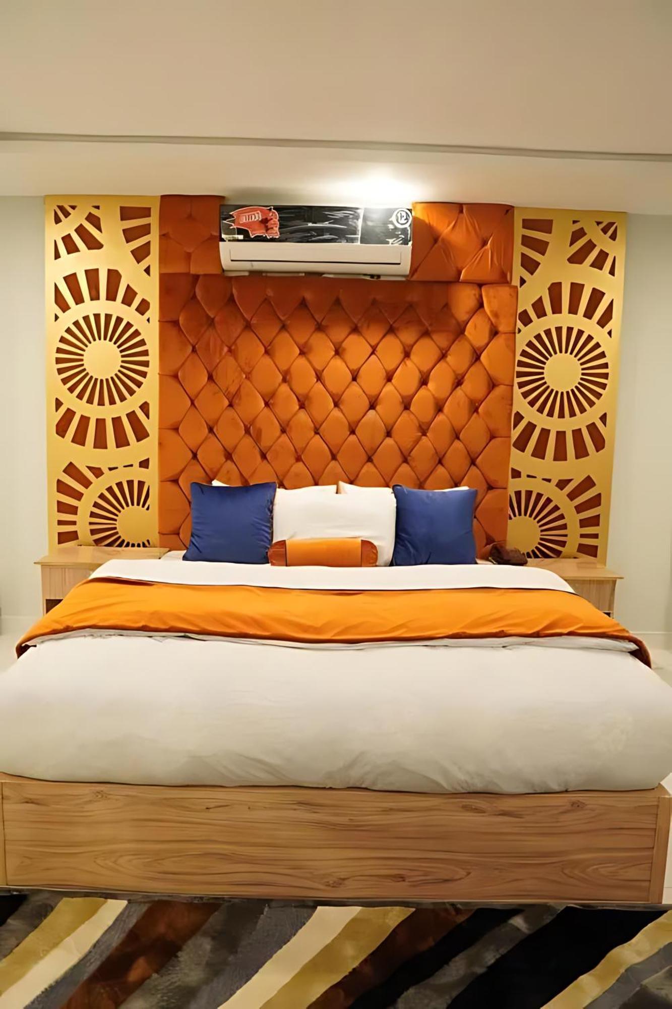 איסלמאבד Nueva Hotel מראה חיצוני תמונה