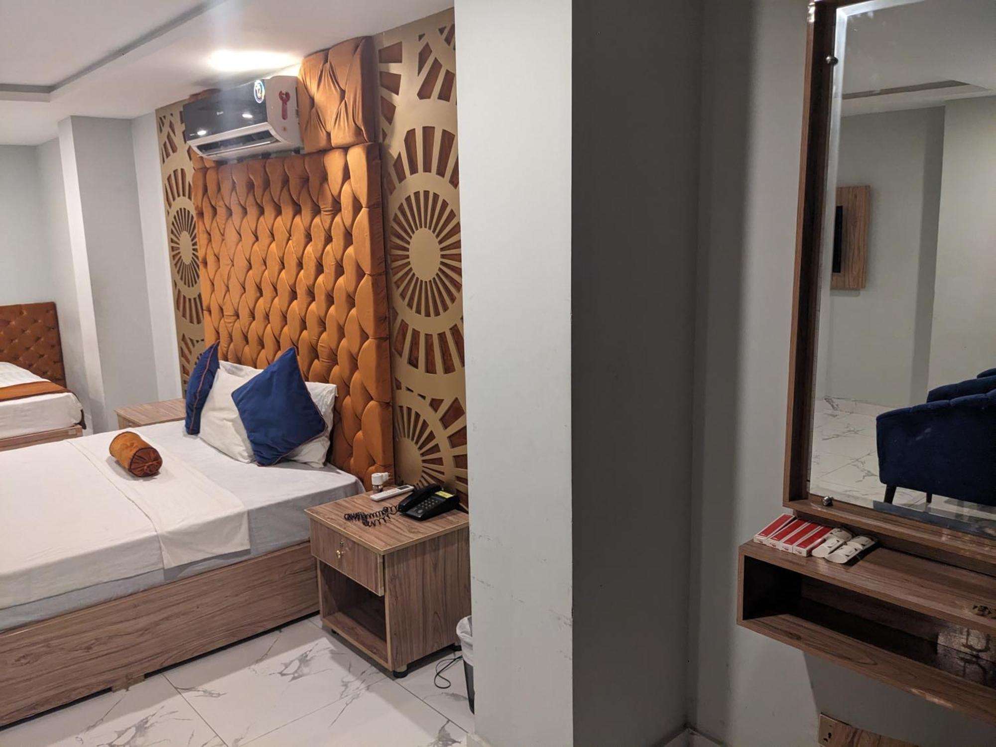 איסלמאבד Nueva Hotel מראה חיצוני תמונה