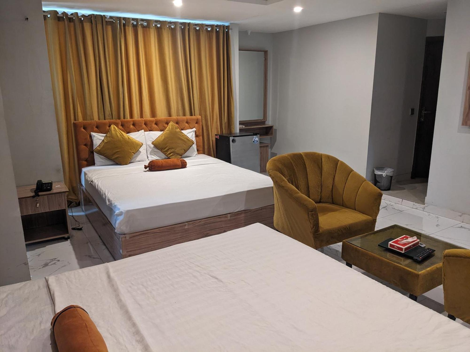 איסלמאבד Nueva Hotel מראה חיצוני תמונה