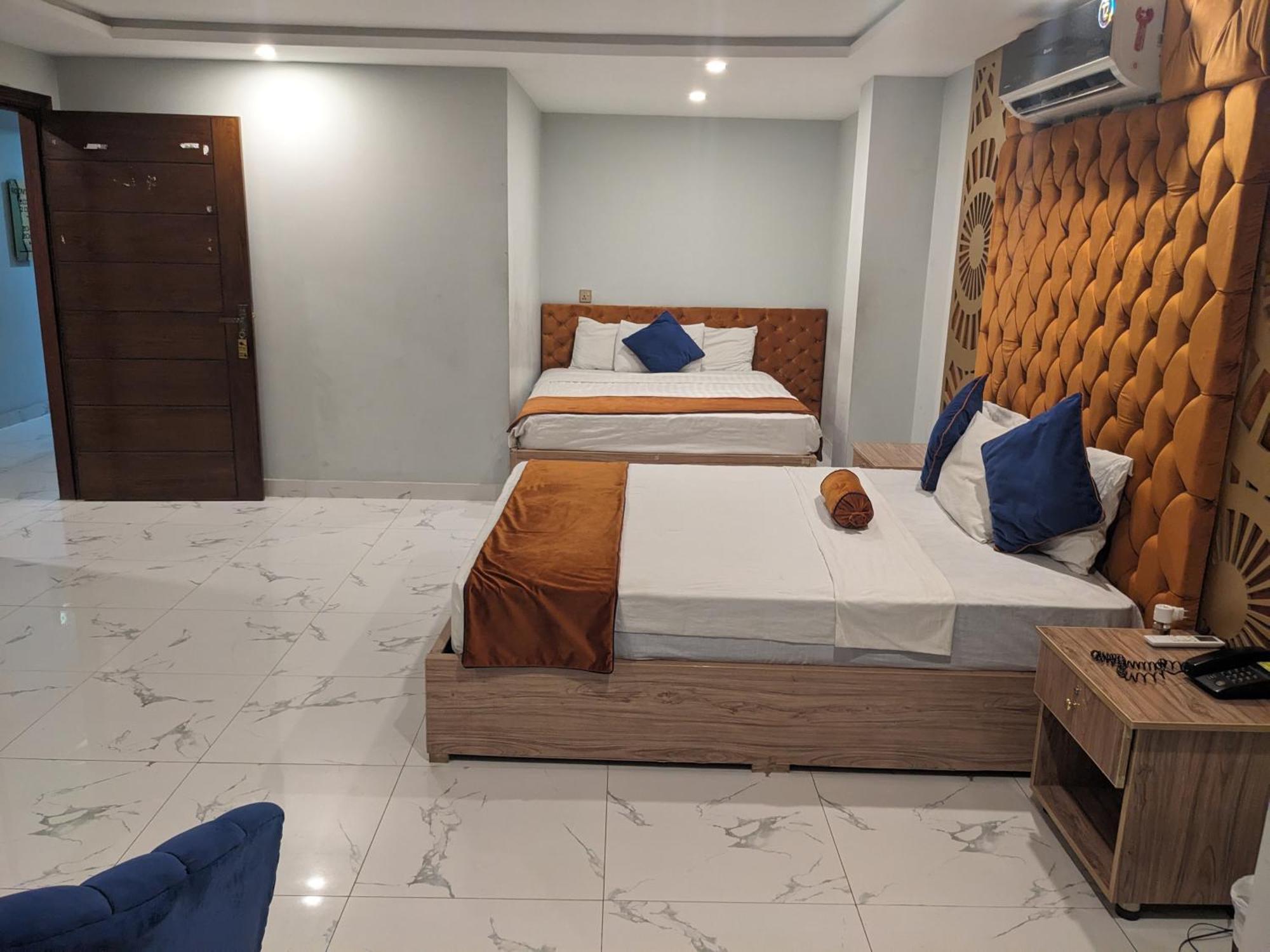 איסלמאבד Nueva Hotel מראה חיצוני תמונה