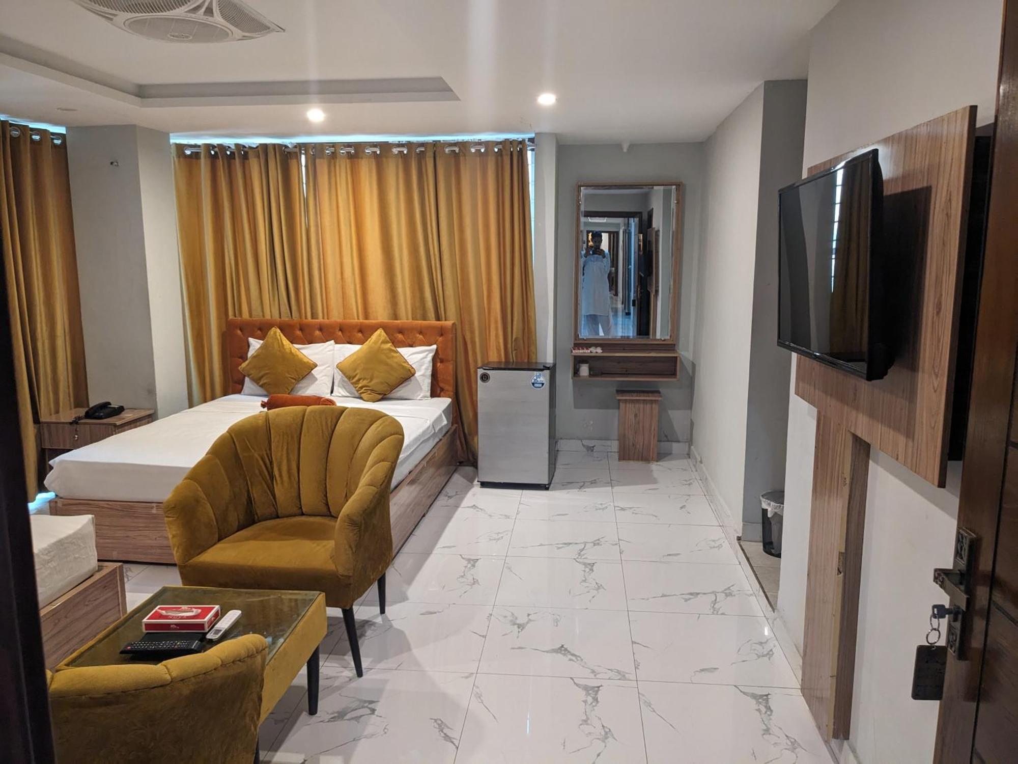איסלמאבד Nueva Hotel מראה חיצוני תמונה