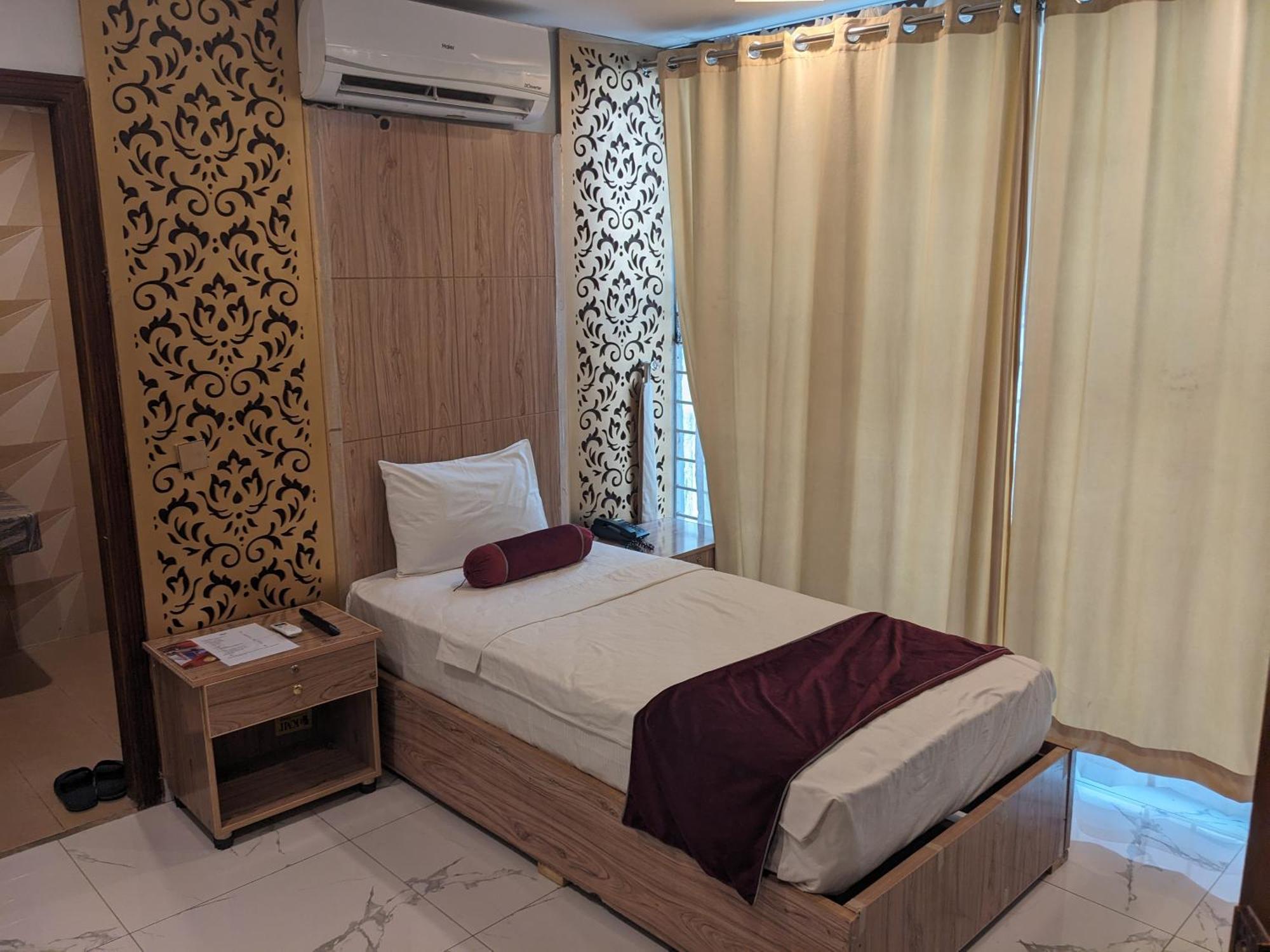איסלמאבד Nueva Hotel מראה חיצוני תמונה