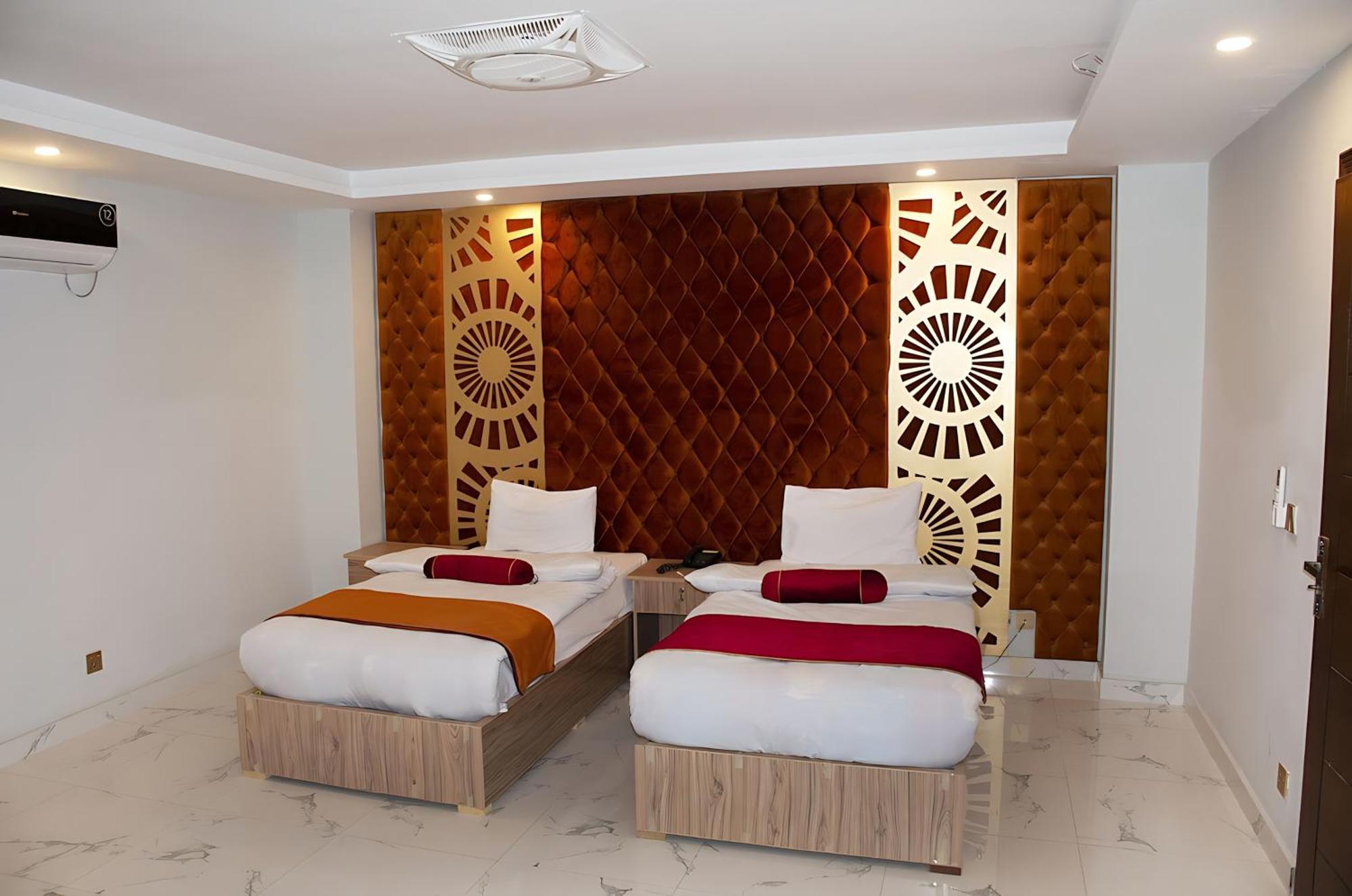 איסלמאבד Nueva Hotel מראה חיצוני תמונה