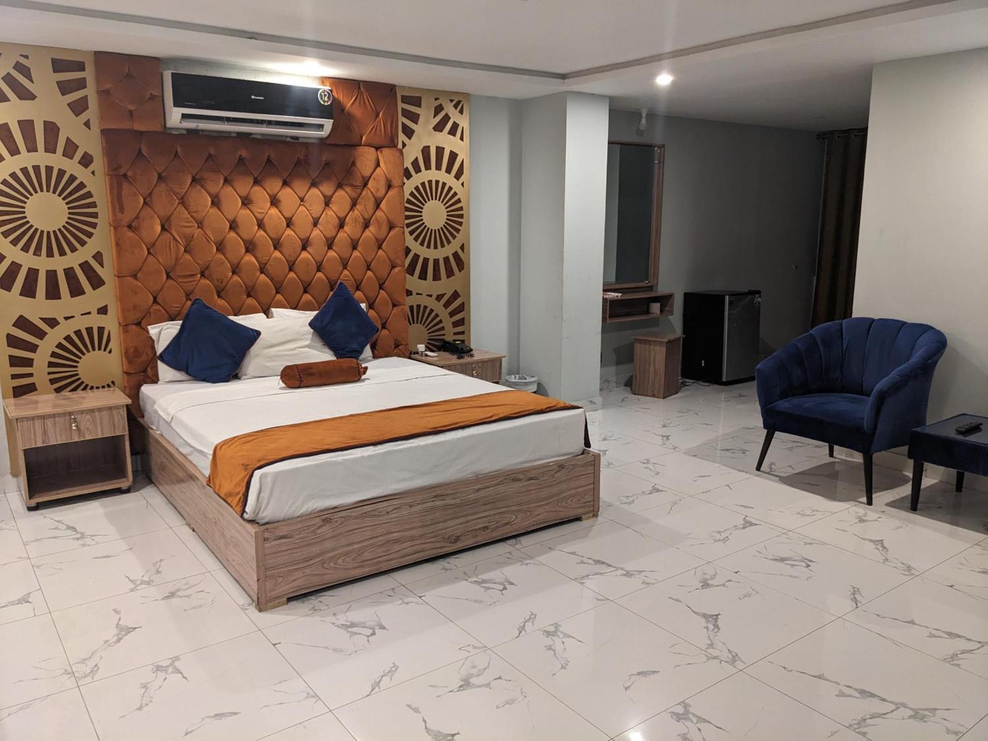 איסלמאבד Nueva Hotel מראה חיצוני תמונה